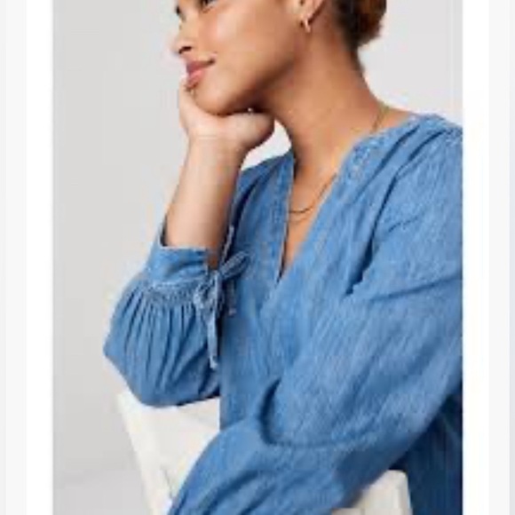 NWT Old Navy Split-Neck Puff-Sleeve Jean Blouse for Women - Picture 2 of 12